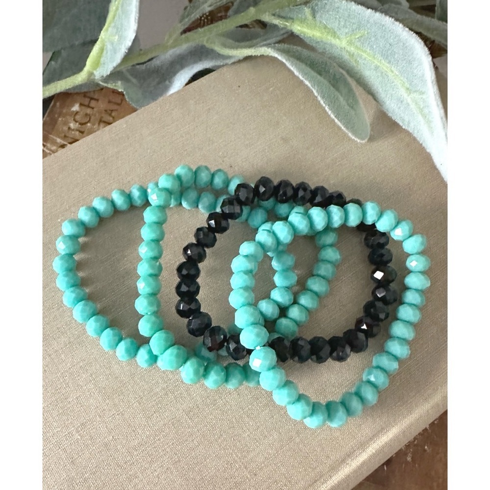 Set of 4 faceted crystal bracelets